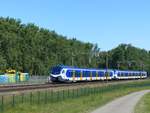 NS FLIRT Triebzug 2225 und 2502 Polder Oudendijk, Willemsdorp 15-05-2020.