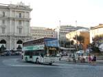 Guleryuz Cobra Cabrio-Doppeldecker Piazza della Repubblica, Rom 30-08-2014.

Guleryuz Cobra top open double decker toeristenbus. Piazza della Repubblica, Rome 30-08-2014.