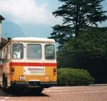 (024'137) - Aus dem Archiv: PTT-Regie - P 25'671 - Saurer/Lauber am 13. Juli 1998 beim Bahnhof Bellinzona (Teilaufnahme)