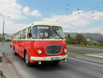 Der in den 70er Jahren gebaute heutige Museumsbus 1679 vom Typ Jelcz am 30. April 2017 in Poznań (Posen). Diese Museumsbus wird auf der Linie 100 vom Nationalmuseum zum Neuen Zoo bzw. Altmarkt eingesetzt.