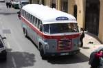 Ein alter Leyland Bus war noch am 15.5.2014 auf der Insel Gozo in der Stadt Victoria in Malta im Einsatz.
