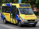 Mercedes Sprinter von Busunternehmen Manfred Scholz aus Deutschland in Stralsund.