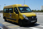 Renault Master vom Autovermieter  HIPER  unterwegs am Airport im Mallorca, Juni 2016
