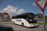 iveco-irisbus-magelys/670281/iveco-irisbus-magelys-mit-radanhaenger-von IVECO Irisbus Magelys mit Radanhnger von Busem Reisen aus der CZ im Mai 2019 in Krems.