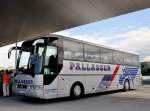 man-lions-coach/314658/man-reisebus-von-pallassersterreich-am-1272013 MAN Reisebus von PALLASSER/sterreich am 12.7.2013 in Krems an der Donau.