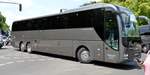 MAN Lion's Coach in Industriegrau von Hagemeier Reisen aus Zeuthen, Brandenburg bei der Bus Demo in Berlin am 17.06.2020.