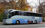 Mercedes Tourismo von LA Bus aus Slowenien am 17.11.2014 in Krems.