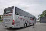 Mercedes Tourismo von Edtbrustner Reisen aus sterreich am 4.5.2015 in Krems unterwegs.