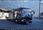 Ein MERCEDES O 350 TOURISMO L 17 RHD im HELLÖ Design unterwegs auf der internationalen Linie M1 in Innsbruck.
