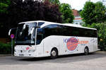 Mercedes Tourismo von Hoffmann Busreisen aus der BRD in Krems gesehen.