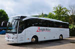 Mercedes Tourismo von Zwingli Reisen aus der Schweiz in Krems.