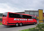 Mercedes Tourismo von Richard Petz Reisen aus der BRD in Krems gesehen.