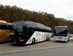 Links ein Mercedes Travego von Kistler Reisen aus der BRD und rechts ein Tourismo von Seibold Reisen 2017 in Passau gesehen.