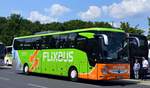 Mercedes-Benz Tourismo Flixbus von Prima Klima Reisen GmbH aus Berlin bei der Bus Demo in Berlin am 17.06.2020.