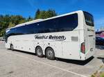MB Tourismo von Mentor-Reisen steht im Juli 2026 am Parkplatz Obersalzberg