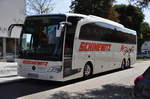 Mercedes Travego vom Autobusunternehmen Helmut Schinewitz aus sterreich in Krems gesehen.