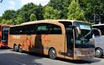 Mercedes-Benz Travego von Reisen Werner Steiof GmbH aus Waldbrunn, Westerwald, Hessen bei der Bus Demo in Berlin am 17.06.2020.