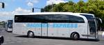 Mercedes-Benz Travego von Sachsen-Express Reisedienst Hammer GmbH aus Freital Sachsen bei der Bus Demo in Berlin am 17.06.2020.