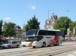 Neoplan Cityliner der Firma Meering aus Duivendrecht (NL)Baujahr 2007. Prins Hendrikkade, Amsterdam, Niederlande 11-06-2014.