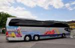 Neoplan Cityliner/469559/neoplan-cityliner-von-sab-tours-aus Neoplan Cityliner von SAB Tours aus sterreich im Mai 2015 in Krems.