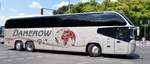 Neoplan Cityliner von Omnibus Damerow aus Forchheim, B-W, bei der Bus Demo in Berlin am 17.06.2020.