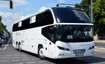 Neoplan Cityliner von Salza Tours aus Bad Langensalza, Thüringen bei der Bus Demo in Berlin am 17.06.2020.