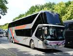 Neoplan Skyliner von Benninghoff Reisen GmbH & Co KG aus Wiehl Nordrhein-Westfalen bei der Bus Demo in Berlin am 17.06.2020.