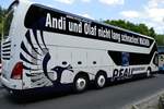Neoplan Starliner von Maler Pfau Werbetechnik GmbH aus Holenstedt Niedersachsen bei der Bus Demo in Berlin am 17.06.2020.