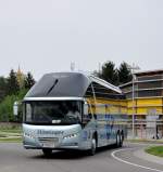Der neue NEOPLAN STARLINER vom Reisebro HSSINGER aus Wien und St.Plten/sterreich im April 2013 in Krems.