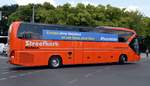 Neoplan Tourliner von Streefkerk Reisen aus Freudenstadt B-W, bei der Bus Demo in Berlin am 17.06.2020.