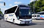 Neoplan Tourliner von Sutter Reisen GmbH aus Münstertal, B-W bei der Bus Demo in Berlin am 17.06.2020.