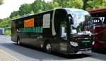 Scania Omni Express von Allmendinger Reisen aus Göppingen, B-W bei der Bus Demo inBerlin am 17.06.2020.