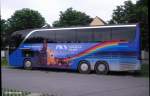 Polnischer Reisebus vom Unternehmen PKS Poznan (Posen) mit Motiv Rathaus Poznan, fotografiert in Bernburg am 21.6.2012