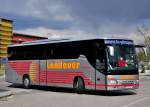 Setra 400er-Serie/444557/setra-415-gt-hd-von-landauer-reisen Setra 415 GT-HD von Landauer Reisen aus sterreich am 18.4.2015 in Krems.