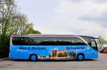 Setra 400er-Serie/450558/setra-415-hd-von-bus- Setra 415 HD von Bus & Reisen Schwerin am 30.4.2015 in Krems.