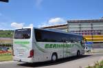 Setra 400er-Serie/471356/setra-415-gt-hd-von-bernhuber-reisen Setra 415 GT-HD von Bernhuber Reisen aus Niedersterreich im Juni 2015 in Krems unterwegs.