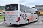 Setra 400er-Serie/538547/setra-415-gt-hd-von-wolf-reisen Setra 415 GT-HD von WOLF Reisen aus sterreich in Krems unterwegs.