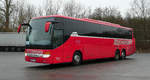Setra 400er-Serie/538630/setra-s416gt-hd-des-busunternehmens-reicheneder-steht Setra S416GT-HD  des Busunternehmens 'Reicheneder' steht auf dem Rasthof Fulda Nord, 02-2017