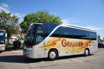 Setra 411 HD von Grabner Reisen aus Niedersterreich in Krems gesehen.