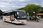 Setra 400er-Serie/556838/setra-415-gt-hd-von-scharinger-reisen Setra 415 GT-HD von Scharinger Reisen aus sterreich in Krems gesehen. 