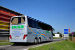 Setra 400er-Serie/570870/setra-415-hdh-von-busam-reisen Setra 415 HDH von BUSAM Reisen aus sterreich in Krems unterwegs.