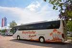Setra 400er-Serie/675988/setra-415-gt-hd-von-mayerhofer-reisen Setra 415 GT-HD von Mayerhofer Reisen aus sterreich im Mai 2018 in Krems.