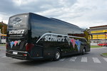 Setra 515 HD von Schwarz Reisen aus sterreich in Krems gesehen.