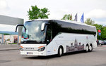 Setra 500er-Serie/526333/setra-517-hd-von-zwoelfer-reisen Setra 517 HD von Zwlfer Reisen aus N.. in Krems gesehen.