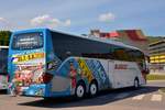 Setra 517 HD von Blaguss Reisen aus sterreich im Mai 2018 in Krems.