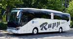 Setra S 515 HD Omnibus Rupp GmbH aus Neresheim B-W bei der us Demo in Berlin am 17.06.2020.