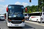 Setra S 515 HDH von Rist Reisen KG aus Kenzingen, B-W bei der Bus Demo in Berlin am 17.06.2020.