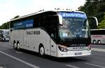 Setra S 516 HD von Bus Art-Tours GmbH aus Berlin bei der Bus Demo in Berlin am 17.06.2020.