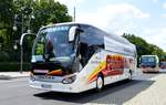Setra S 516 HD von Reisedienst E.J. Fuhrmann aus Rennau, Niedersachsen bei der Bus Demo in Berlin am 17.06.2020.