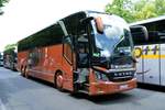 Setra S516 HDH von Braunmiller aus Dessau, Sachsen-Anhalt bei der Bus Demo in Berlin am 17.06.2020.